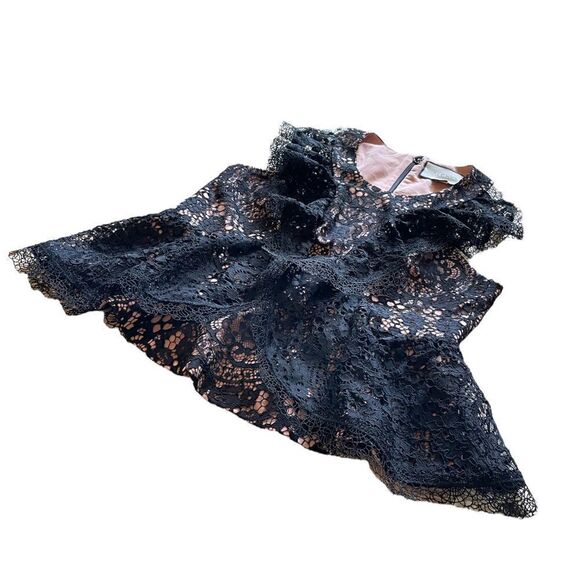 ❤️SOLD❤️ ALEXIS Ruffled Black & Mauve Lace Top |Size: Small| - Picture 8 of 10